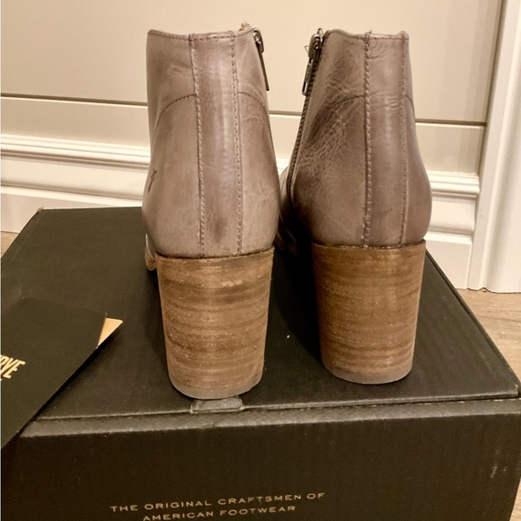 Frye Women's Gray Leather Ankle Boots - Picture 4 of 12